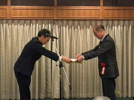 大塚_給排水設備研究会受賞.jpg